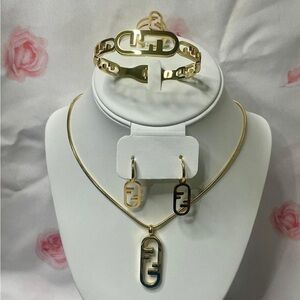 Elegant Gold Jewelry Set